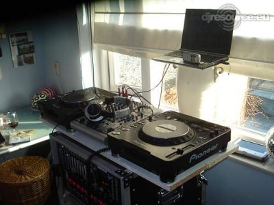 Booth: DJBas's DJ-Booth